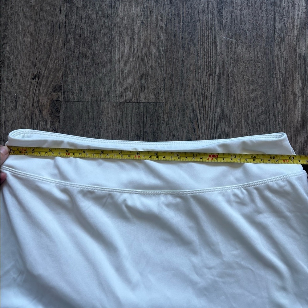 Tommy Bahama White Golf Skort with Ruffle Hem - Picture 3 of 5